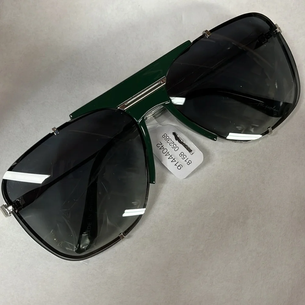 Free people Dylan Stylish “Green “Aviator Sunglasses